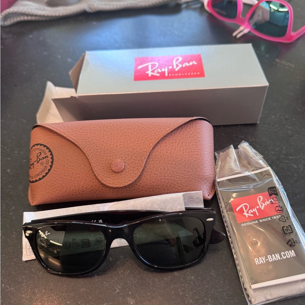 Ray-Ban Black Wayfarer Sunglasses